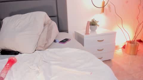 AlissaNix online show from 02-02-25, 02:59