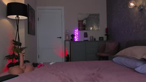 Snapshot of alissasexdoll chatting on 05-08-26, 01:44 Help me Reach K FollowerslPut your finger up online show from 05-08-26, 01:44