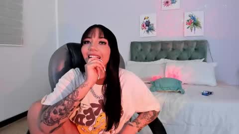 alisson__cortez online show from 10-26-25, 05:13