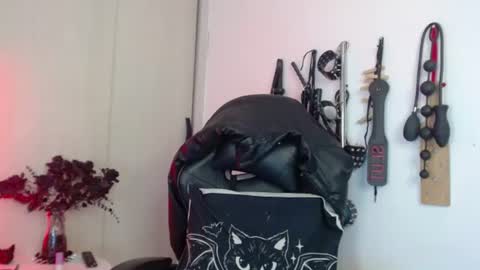 Alisson Beckett online show from 07-21-26, 08:00