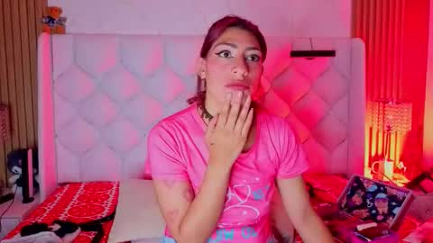 Snapshot of alissoncole_ chatting on 12-13-25, 08:04 Alisson online show from 12-13-25, 08:04