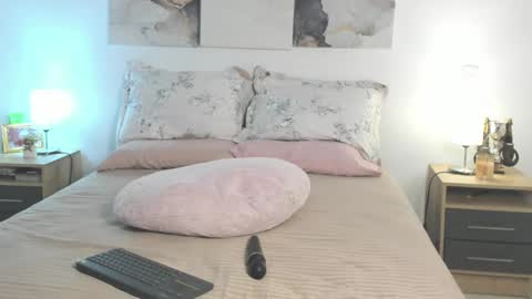 Snapshot of alissonroyce chatting on 02-16-25, 12:41 Goddess online show from 02-16-25, 12:41