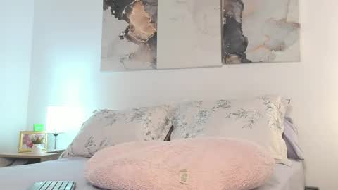 Snapshot of alissonroyce chatting on 03-01-25, 04:15 Goddess online show from 03-01-25, 04:15