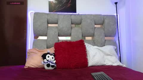 alix_kitty_ online show from 02-17-26, 08:26