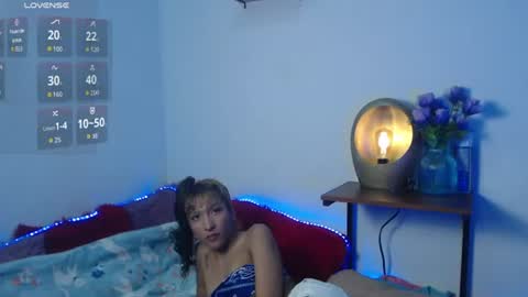 alix_kitty_ online show from 06-25-26, 10:14