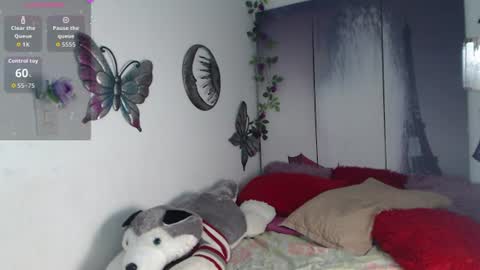 alix_kitty_ online show from 07-24-26, 10:41