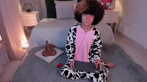  Alexis Etereo  online show from 04-25-26, 08:06