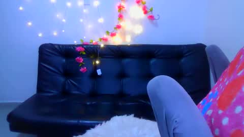 alixxe_ online show from 11-07-25, 06:41