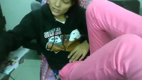 alixxe_ online show from 12-01-25, 06:18