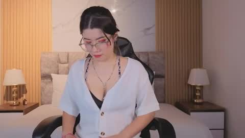 Snapshot of alkivamoon chatting on 04-24-26, 07:38 alkivamoon online show from 04-24-26, 07:38