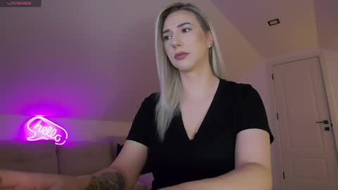 A day u didnt smile is a lost day online show from 03-26-26, 09:15