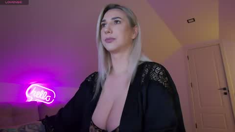 A day u didnt smile is a lost day online show from 04-10-26, 04:28