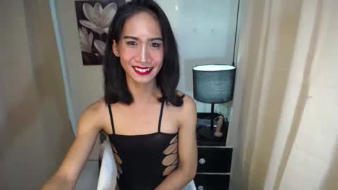 Snapshot of allday_mistress chatting on 01-07-25, 01:24 trina online show from 01-07-25, 01:24