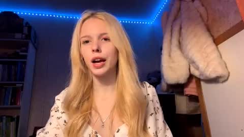 Lina online show from 12-05-25, 05:42