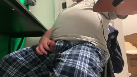 Allergictolove online show from 12-16-24, 11:39