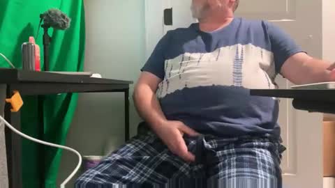 Allergictolove online show from 01-19-25, 10:49