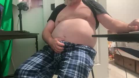 Allergictolove online show from 10-27-25, 10:47