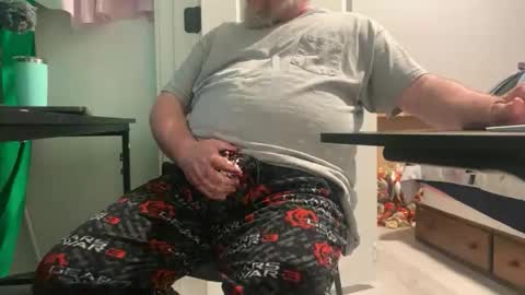 Allergictolove online show from 11-15-25, 06:26