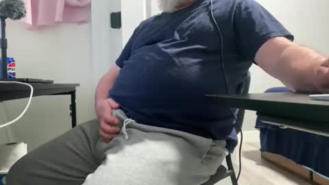 Allergictolove online show from 04-06-26, 11:16