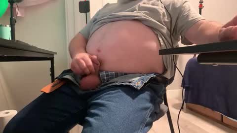 Allergictolove online show from 04-24-26, 04:20