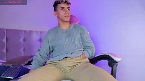 Snapshot of allexcano chatting on 02-19-25, 11:38 Allex online show from 02-19-25, 11:38