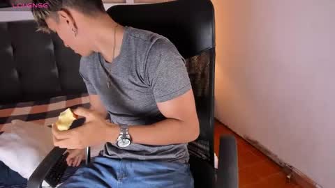 Snapshot of allexcano chatting on 02-23-25, 01:10 Allex online show from 02-23-25, 01:10