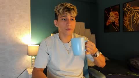 Snapshot of allexcano chatting on 03-02-25, 09:10 Allex online show from 03-02-25, 09:10