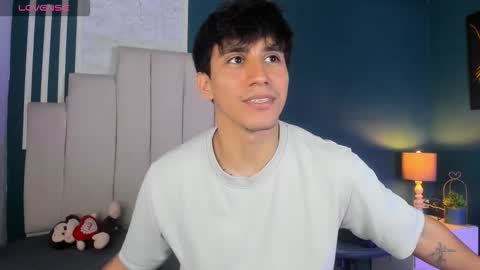 Snapshot of allexcano chatting on 11-16-25, 11:16 Allex online show from 11-16-25, 11:16