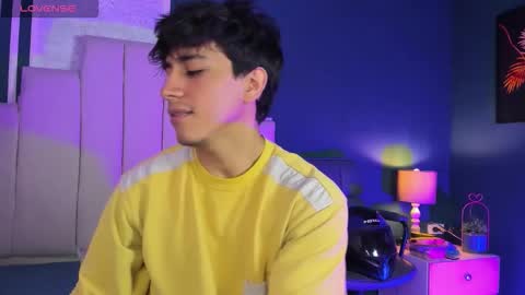 Snapshot of allexcano chatting on 11-17-25, 11:16 Allex online show from 11-17-25, 11:16