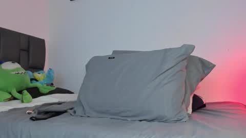 Snapshot of allexserrano chatting on 11-14-25, 03:38 Allex online show from 11-14-25, 03:38