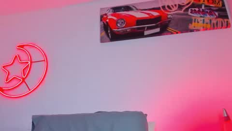 Snapshot of allexserrano chatting on 11-23-25, 02:55 Allex online show from 11-23-25, 02:55