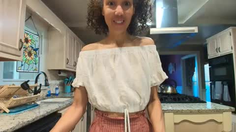 wishlist on bio online show from 04-11-26, 03:38