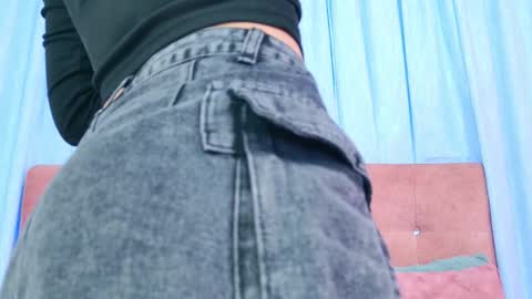 Allicia online show from 12-04-25, 07:33