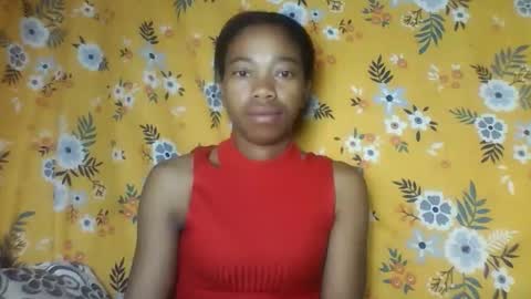 Snapshot of alliciax632770 chatting on 12-14-25, 01:00 alliciax632770 online show from 12-14-25, 01:00