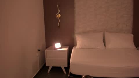 A L L I E online show from 03-25-26, 02:39