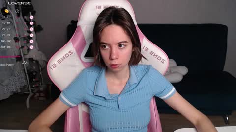 alice online show from 10-19-25, 01:06