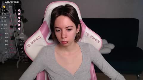 alice online show from 10-24-25, 01:35