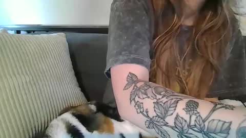 alliebearx online show from 04-27-26, 08:07