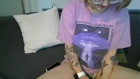 alliebearx online show from 06-13-26, 03:26