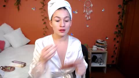 Allie  online show from 09-20-25, 06:20