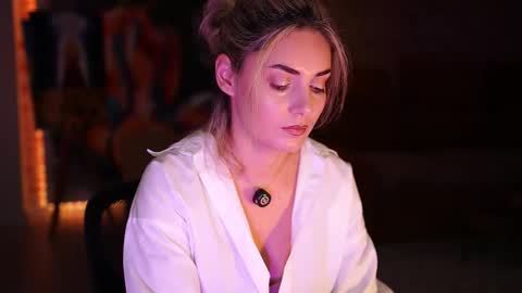 Allie online show from 11-11-25, 06:02