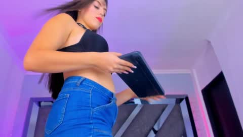 Snapshot of allijadid chatting on 01-31-25, 10:52 online show from 01-31-25, 10:52