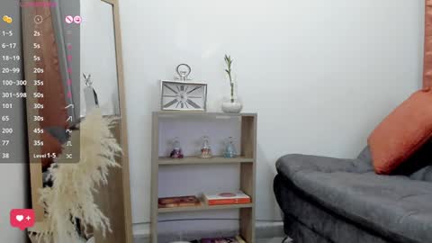 Snapshot of allison0724 chatting on 01-17-25, 10:12 online show from 01-17-25, 10:12