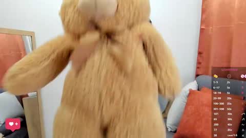 Snapshot of allison0724 chatting on 03-01-25, 04:04 online show from 03-01-25, 04:04