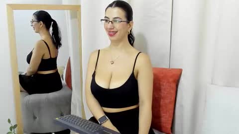 Snapshot of allison0724 chatting on 11-04-25, 07:13 online show from 11-04-25, 07:13