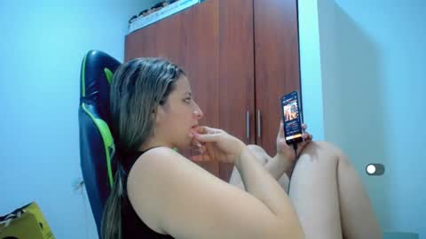 Snapshot of allison_baby_2416 chatting on 12-23-24, 09:27 Alisson online show from 12-23-24, 09:27