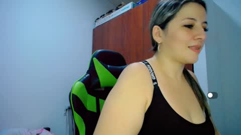 Snapshot of allison_baby_2416 chatting on 01-14-25, 03:11 Alisson online show from 01-14-25, 03:11