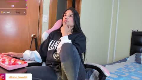 Snapshot of allison_love chatting on 12-20-25, 06:31 allison online show from 12-20-25, 06:31