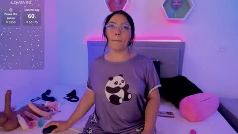 Snapshot of allison_muun chatting on 02-21-26, 02:40 Ally online show from 02-21-26, 02:40