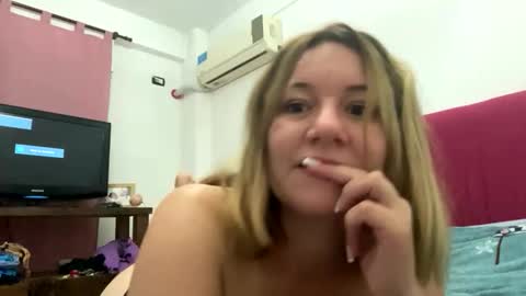 Snapshot of allisonlove2 chatting on 04-13-26, 05:02 allisonlove2 online show from 04-13-26, 05:02